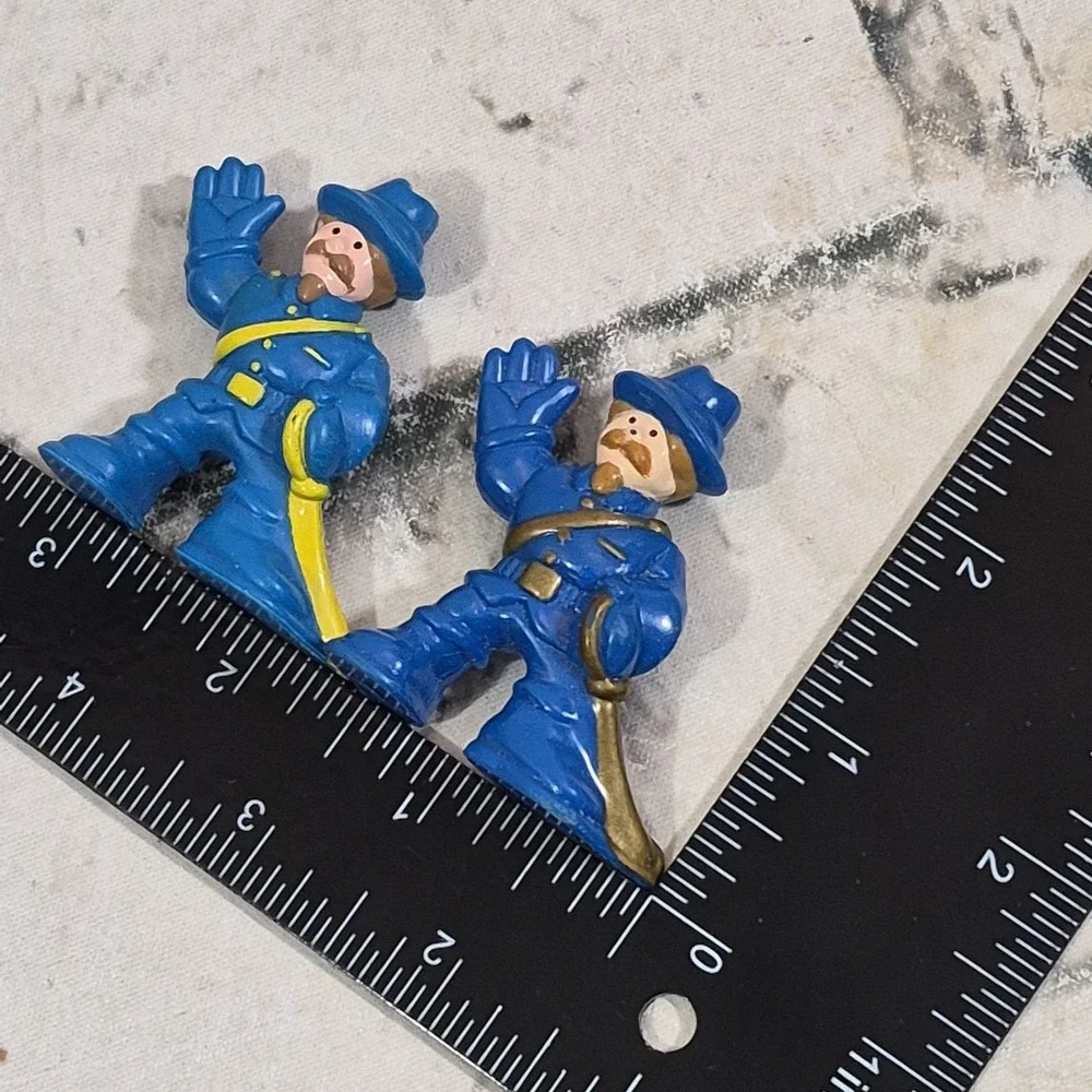 Vintage Lincoln Logs Figure Cavalry Officer Soldier Western Frontier Fort 2 Pcs
